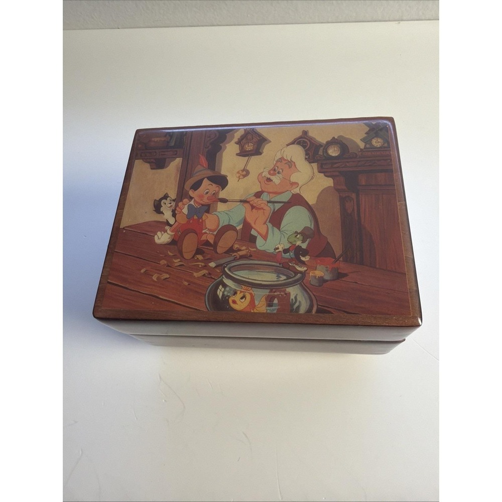 RARE Vintage Reuge Disney Disneyland Pinocchio Souvenir Wooden Music Box WORKING